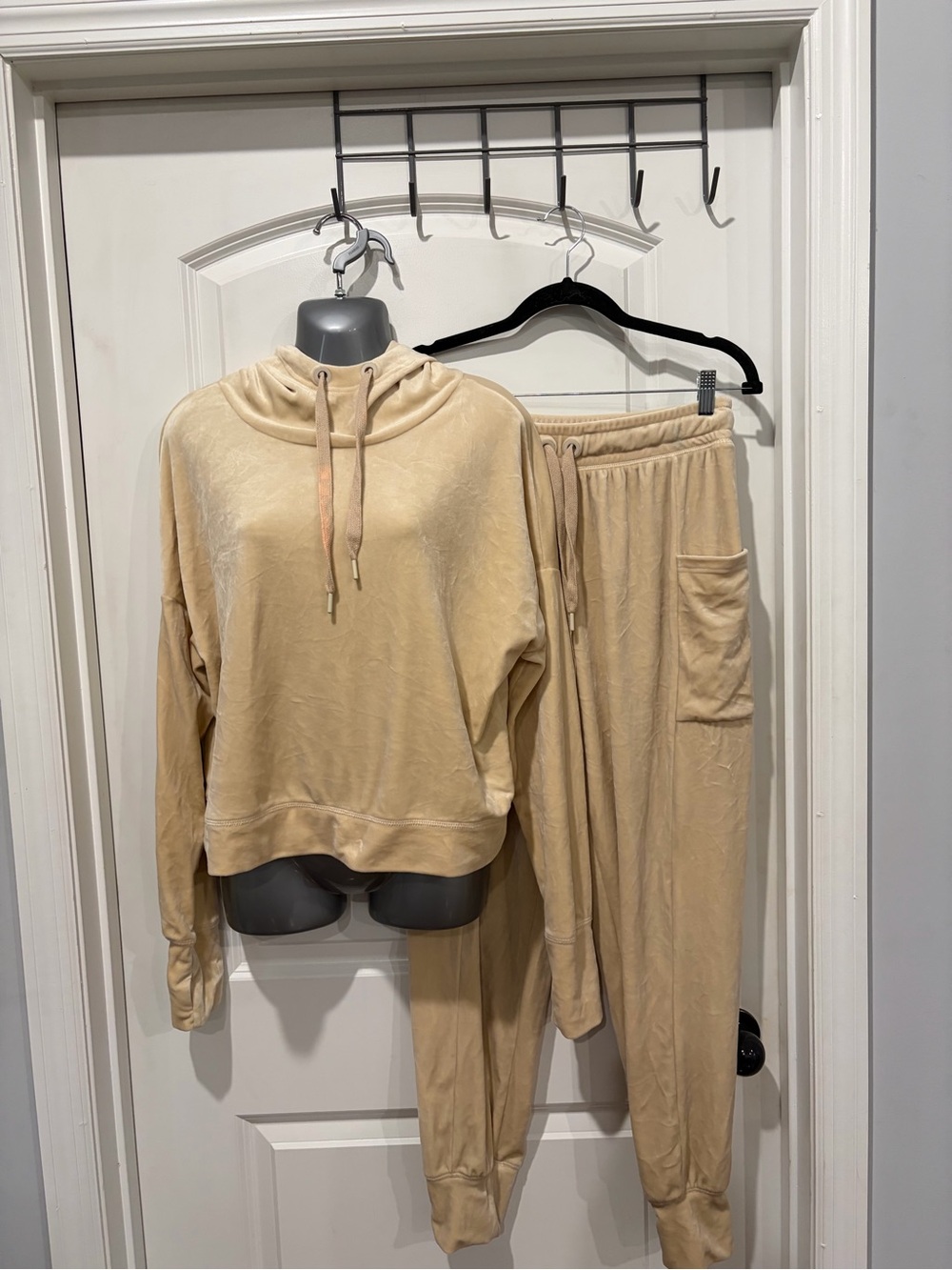 aerie Beige Velour Hooded Sweatshirt & Joggers Set